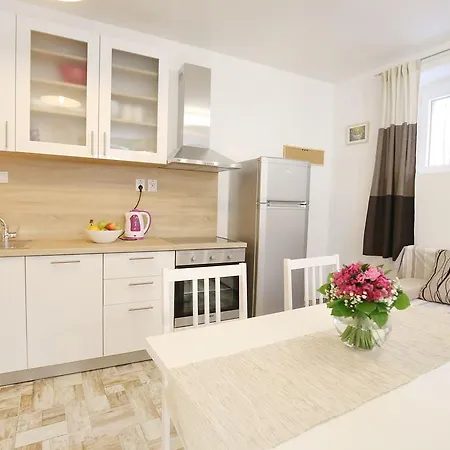 Studio Laura Apartment