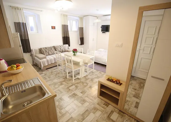 劳拉一室公寓 *